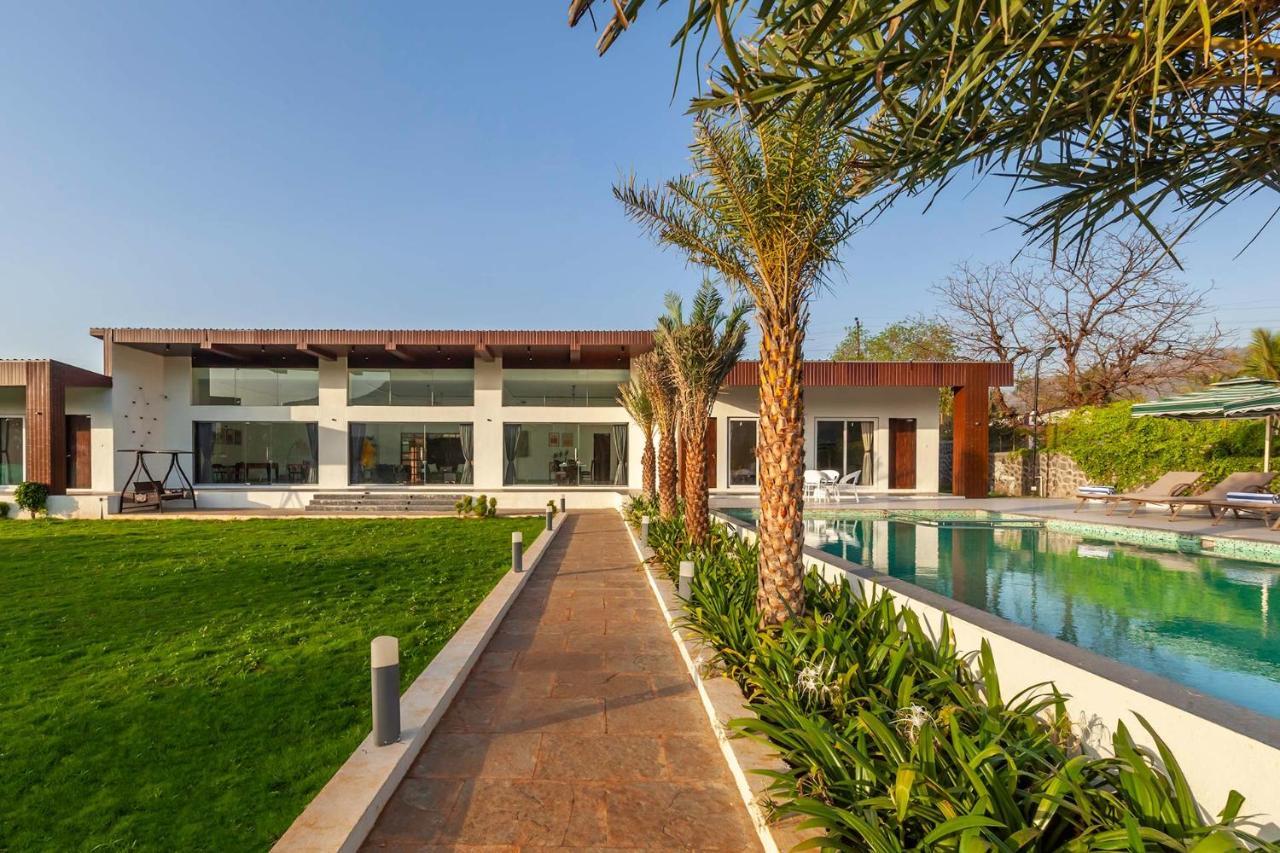 Natures Odyssey By Stayvista - Amidst Lush Greenery With Outdoor Pool And Indoor Activities Chinchavli Exterior foto